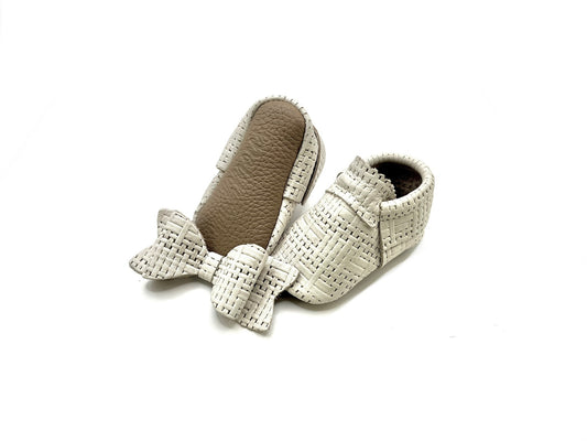 Stone -Raffia Moccs